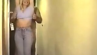 Kinky motel slut pissing in tight jeans
