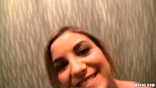 I Know That Girl - Katie King Gives Some Changing Room Head