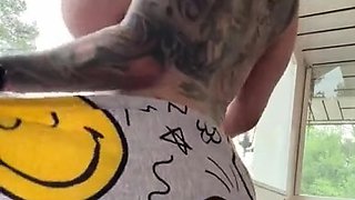 Big boobed babe masturbating