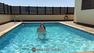 Unplanned and Extreme Pool Sex in the Hotel Pool with a Stranger's Xxl Cock