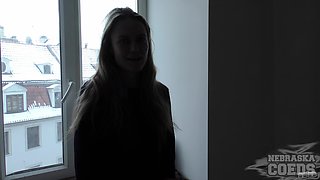 Sarah's Very first Solo Fuck stick Sesh