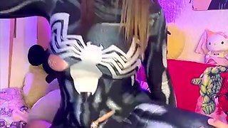 Super-naughty Spidergirl to the rescue of her beau's monstrous beef whistle - KLOELAMARAVILLA