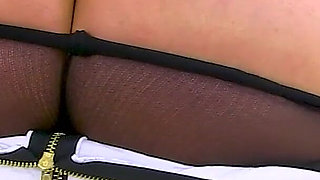 British MILF Lelani Spoils You with Her Gorgeous Body