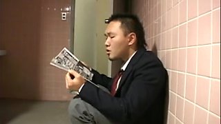 japan schoolgirl earns some money by airliner1