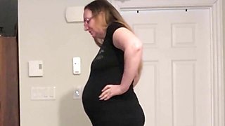 Miss JJ Chose Smashes His Balls in Close-Up Part 1