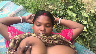 Desi devar bhabhi romance karte hue