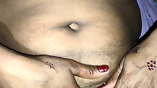 Indian Village Bhabhi Full Hand Sex Videos Enjoyed with Condoms Ke Sath Full Maza Video Hai Enjoyed Guys
