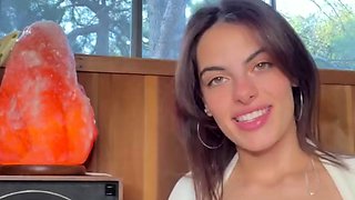 Big boob brunette masturbates on webcam