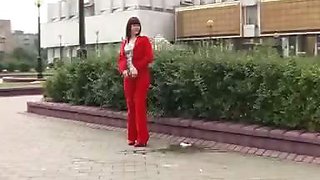 Outdoor pissing time