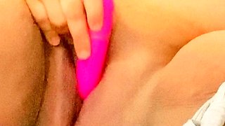 Amateur brunette ariana marie solo toying