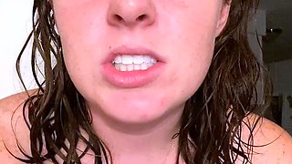Brunette Couch Webcam Solo Fun Masturbating