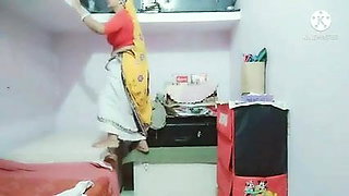 Indian mon sadaf aunty hot dress workout