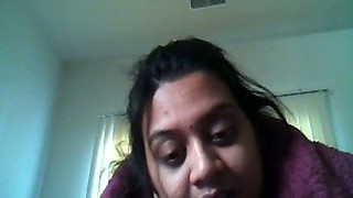 Livecam video chat with Indian aunty flashes her big tits