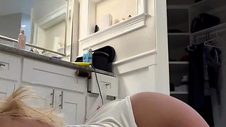 Big Ass Babe Fucked On Her Boobs And Got A Facial