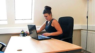 Very hot busty brunette solo masturbation on webcam