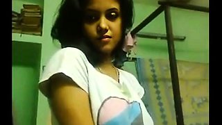 Super cute desi girl nude seducing on cam..