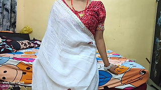 Bhabhi ko new saree pahna kar choda
