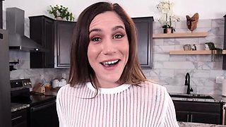 Big Busty Cougar Aderes Quin