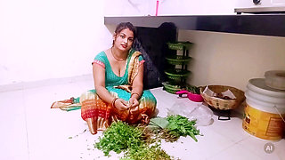 Riya Bhabhi was cutting vegetables in the kitchen, the boy went and left Riya Bhabhi after agreeing to her.
