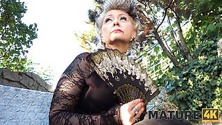 MATURE4K. Arrogant mistress is tamed by ordinary boy who just wants sex