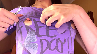 The MILF's Nipples Poked Through Her T-shirt, and She Couldn't Resist Tearing It Apart to Play with Them