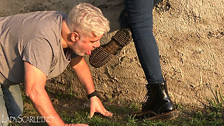 Lady Scarlet - Dr Martens Cleaning Outdoor HD - Dr Martens Puliti All'aperto