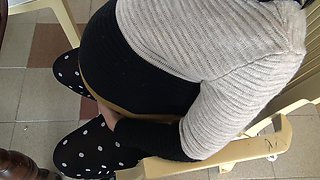 My stepson wanted to see how I piss from my pregnant pussy
