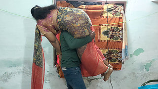 Mathvan, Who Lives in the Same House, Saw the House Owner's Wife Wearing Panties and Wants to Taste Her.