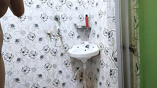 Bhabhi se bathroom me payar