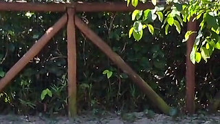 Risky Handjob for a Hot Babe in the Park!