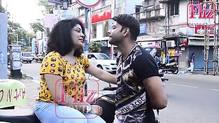 Mature aunty Mallu opens her saree blouse part 1