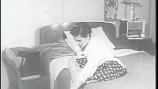 Retro Porn Archive Video: Femmes seules 1950's 10