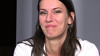 Great looking girlfriend enjoying schlong