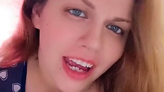 Big boobed babe masturbating