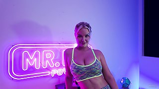 Horny cougar Slimthick Vic exciting xxx movie