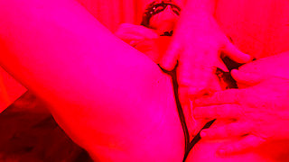 He fingers horny milf until she cums and squirts