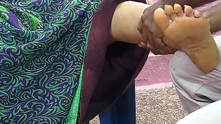 Young Boy Cums Inside Me While Having Sex with Hot Aunty