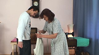 Sewing old women swallows customer's cock