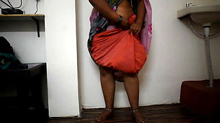 Bhabhi  Wear Saree in Home