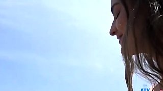 Amateur brunette slut hardcore pounding outdoors