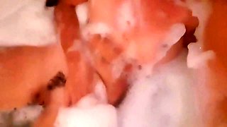 Deutsches Teenie-Badewannenmasturbation ASMR