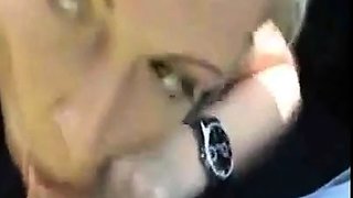 Amateur German Blowjob im Auto