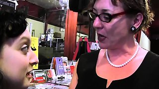 Tattooed taboo stepmom pussyrubbed by teen