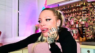 amateur raintree03 flashing ass on live webcam
