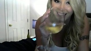 Amateur Blonde With BIG BOOBS Hot Free Cam Show