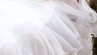 Hitchhiking bride fucks her driver
