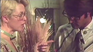 Vintage porn: John Holmes's huge cock bangs a stunning whore in black stockings