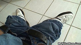 Big dick guy fucks girlfriend hairy mom old pussy