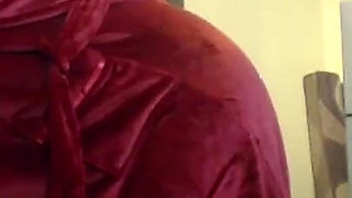 SSBBW Stripteasing & Ass Clapping