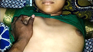 Indian Bhabhi Close-up Short Clean Pussy